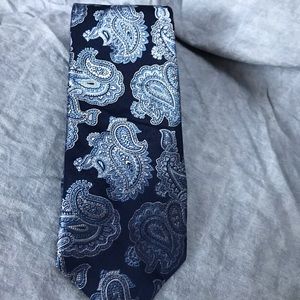 Hart Schaffner Marx 100% SILK TIE (Paisley)